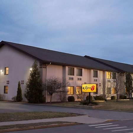 Super 8 By Wyndham Ithaca Hotel Exterior foto