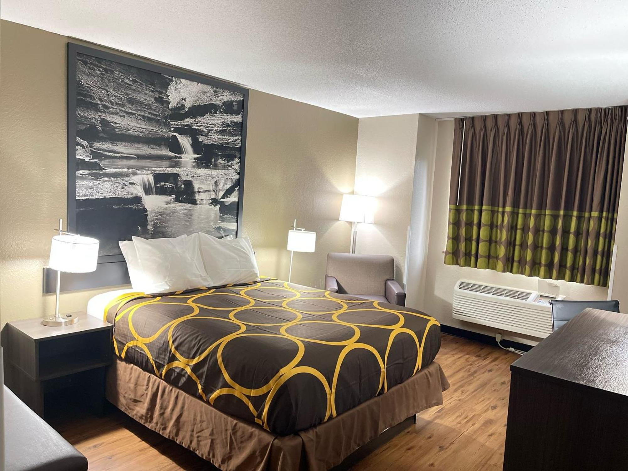 Super 8 By Wyndham Ithaca Hotel Exterior foto