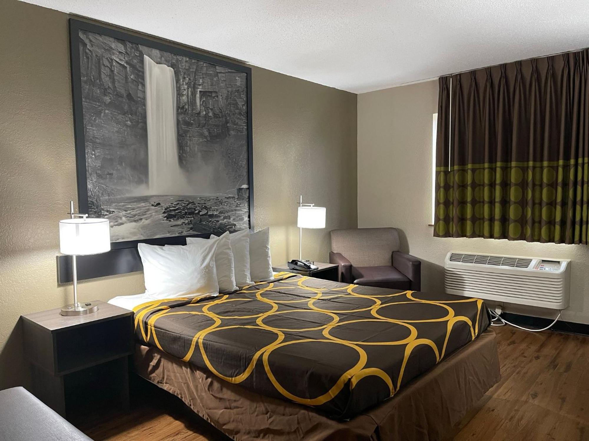 Super 8 By Wyndham Ithaca Hotel Exterior foto