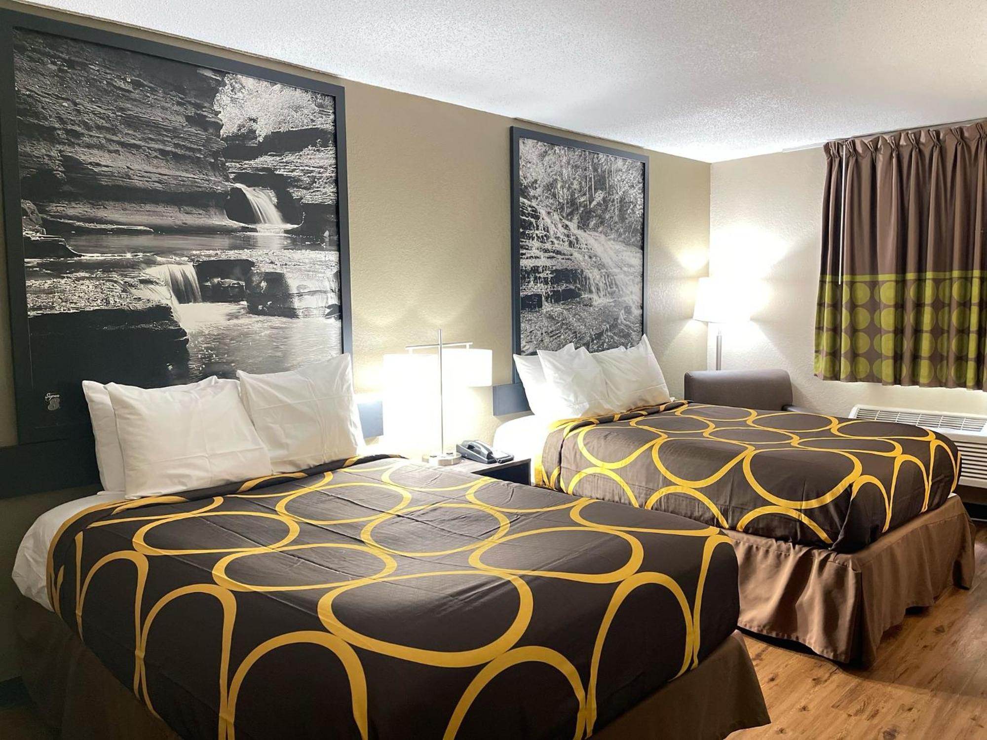 Super 8 By Wyndham Ithaca Hotel Exterior foto